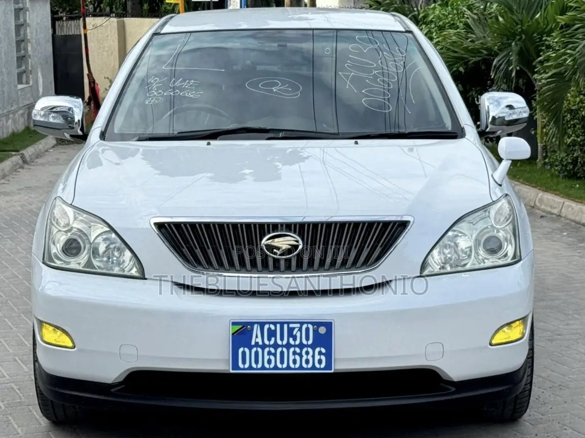 Toyota Harrier 2005 White