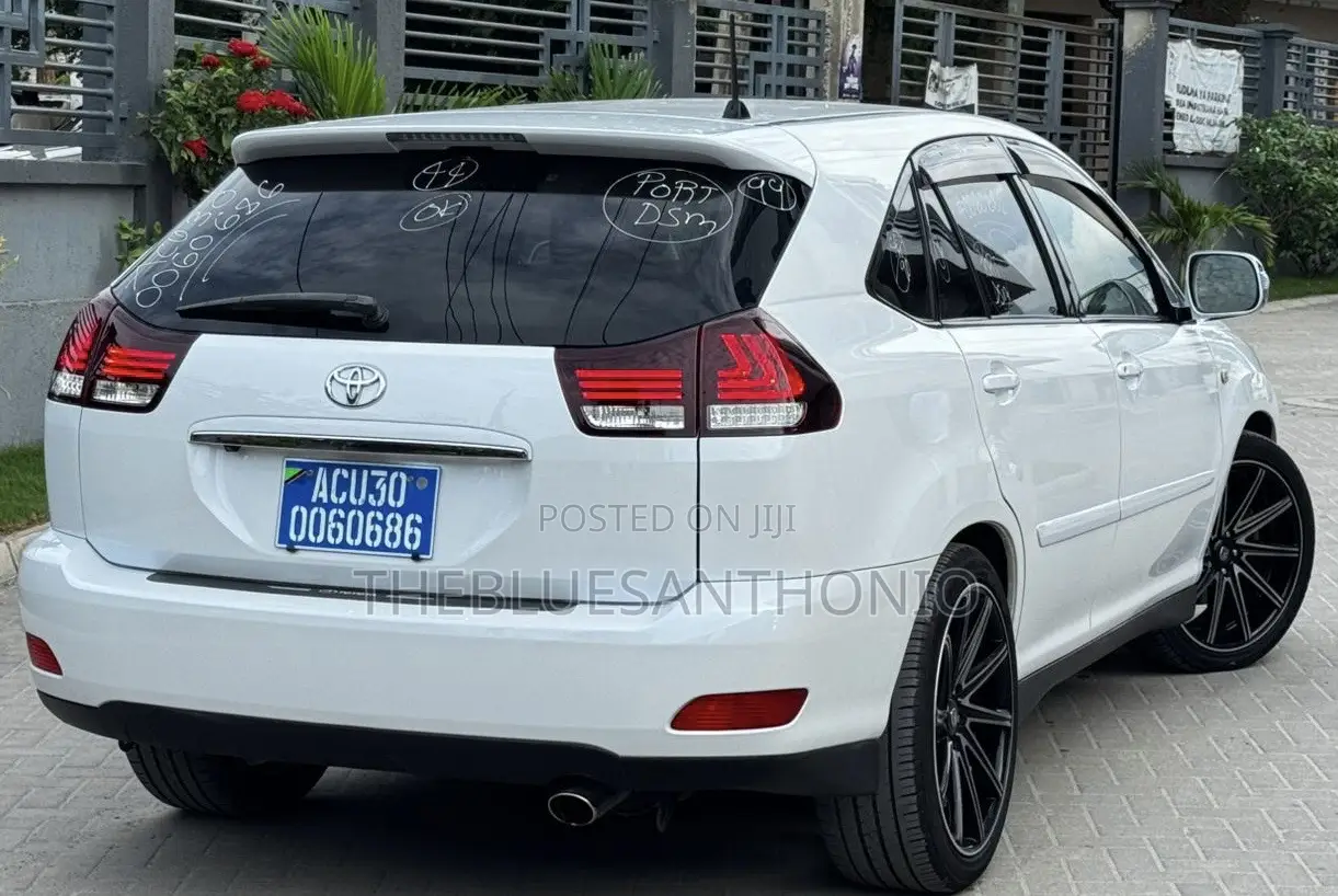 Toyota Harrier 2005 White