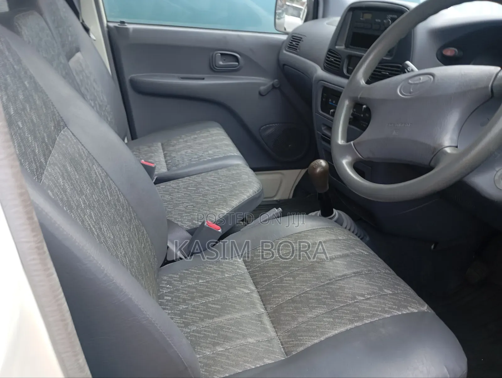 Toyota Noah 2001 White