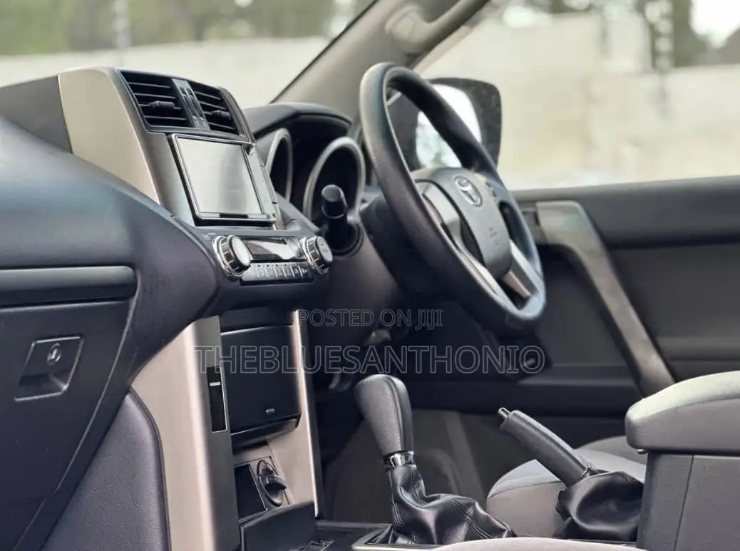 Toyota Land Cruiser Prado 2010 Black