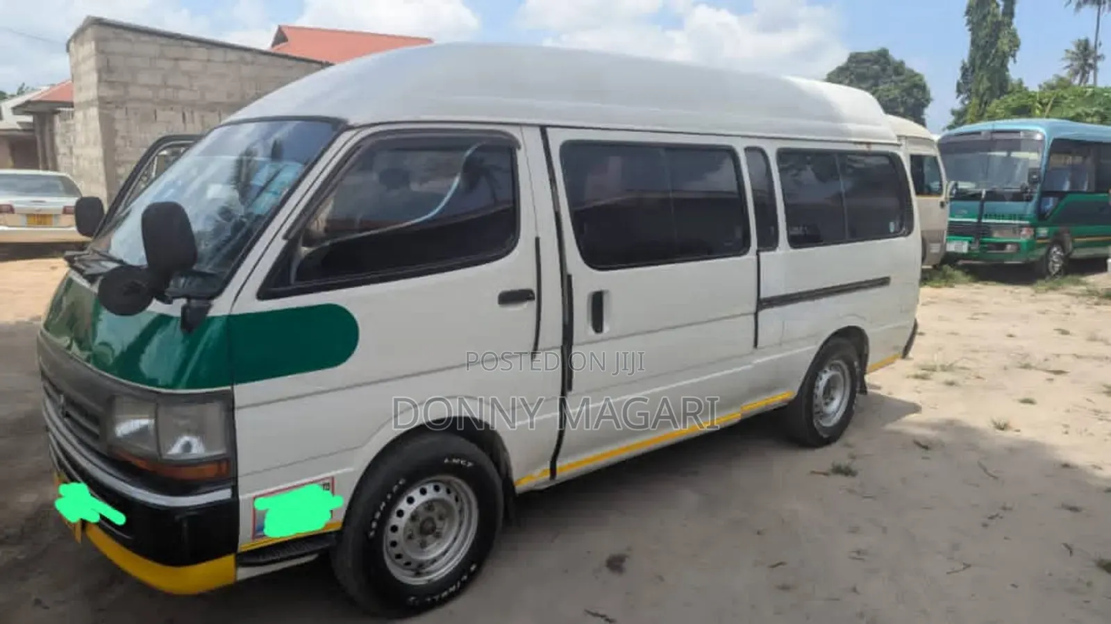 Toyota HiAce 2002 White