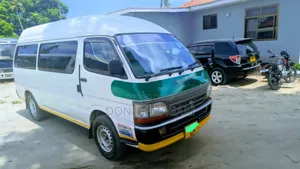 Toyota HiAce 2002 White