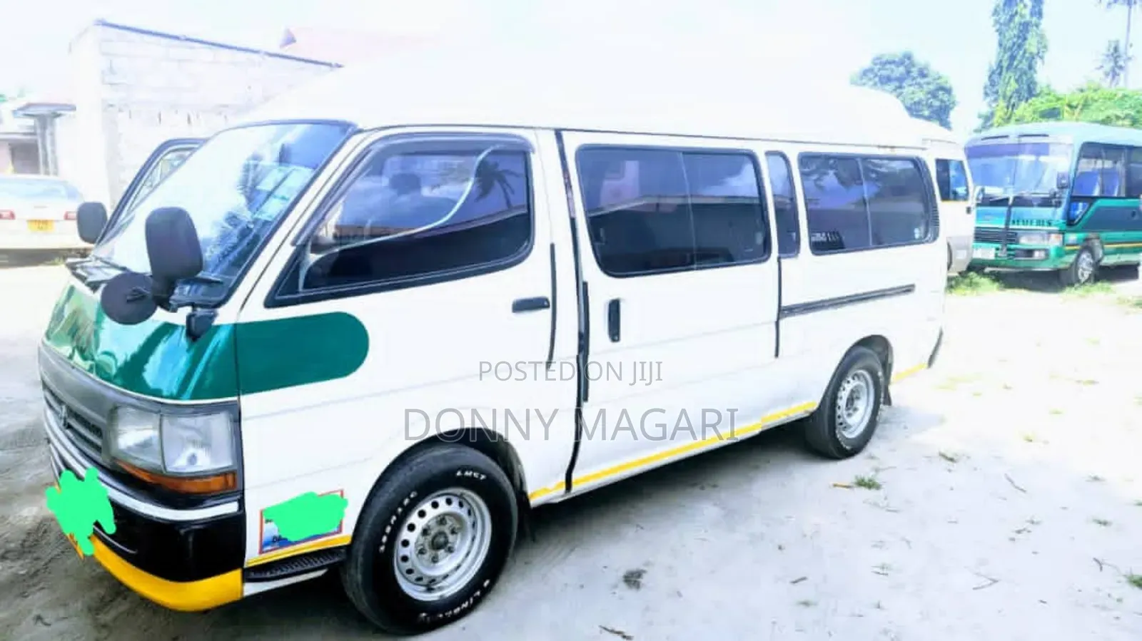Toyota HiAce 2002 White