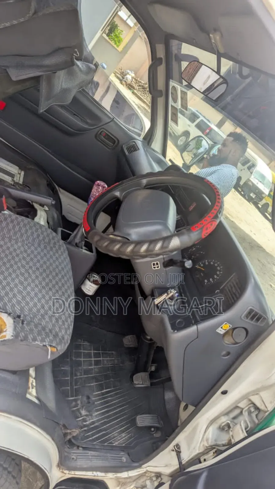 Toyota HiAce 2002 White