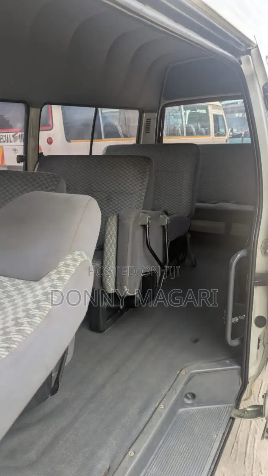 Toyota HiAce 2002 White