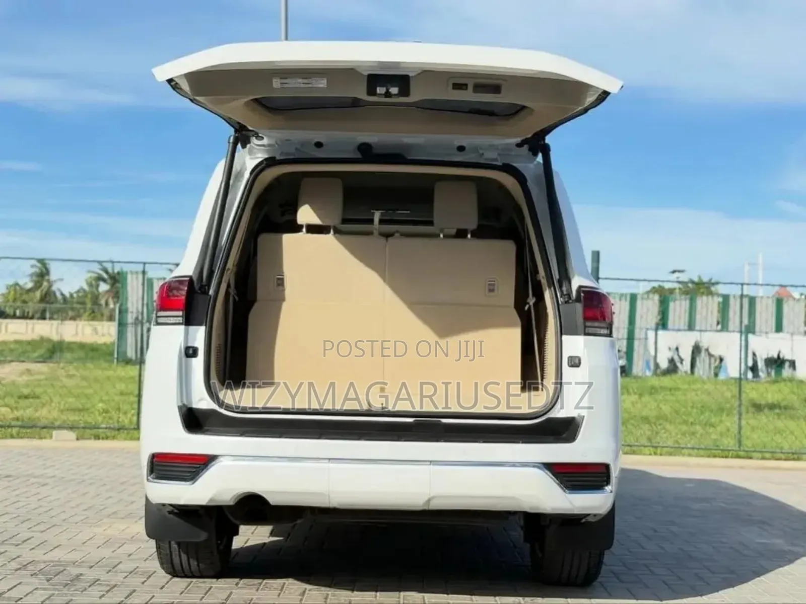 Toyota Land Cruiser 2023 Off white