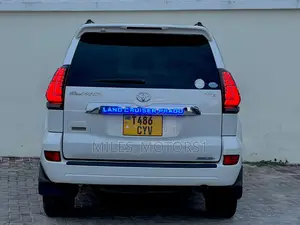 Toyota Land Cruiser Prado 2006 White