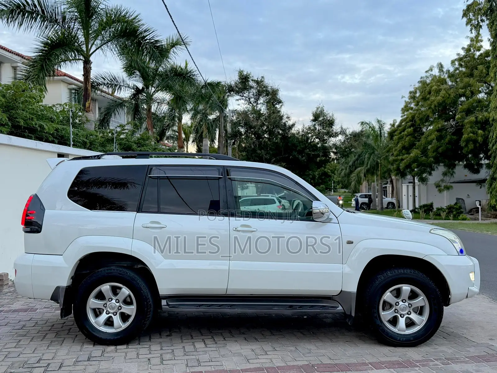 Toyota Land Cruiser Prado 2006 White