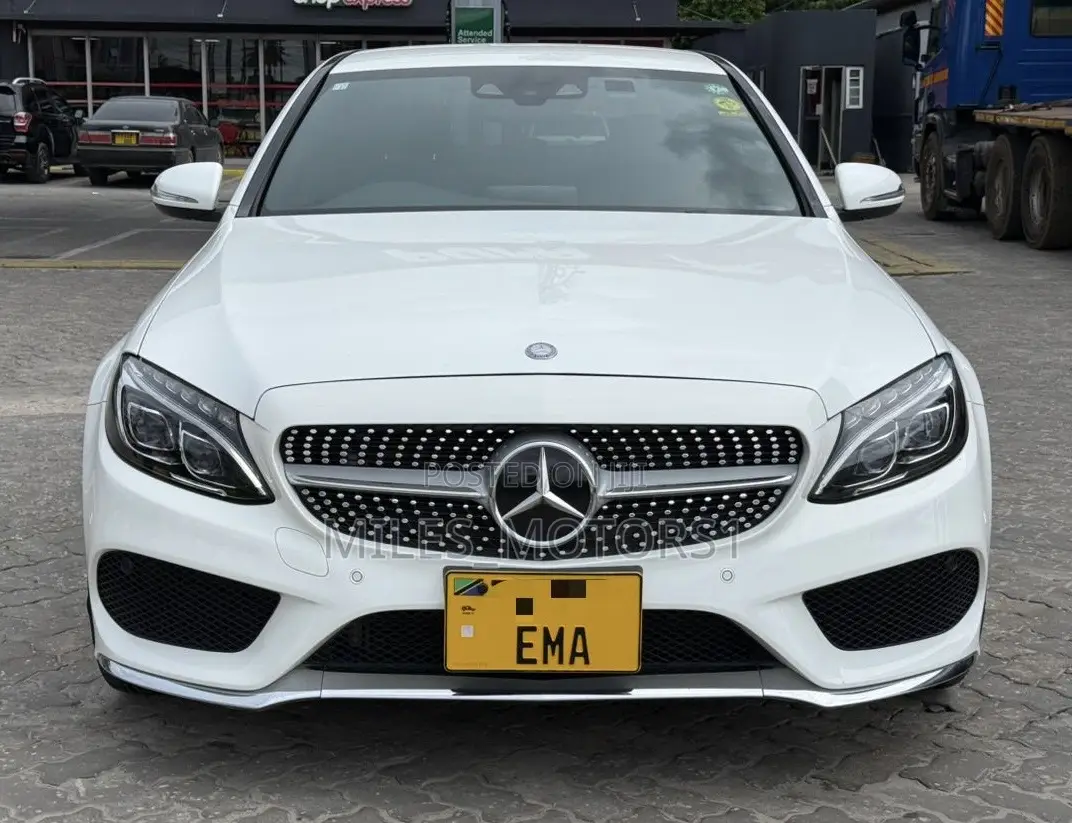 Mercedes-Benz C200 2014 White