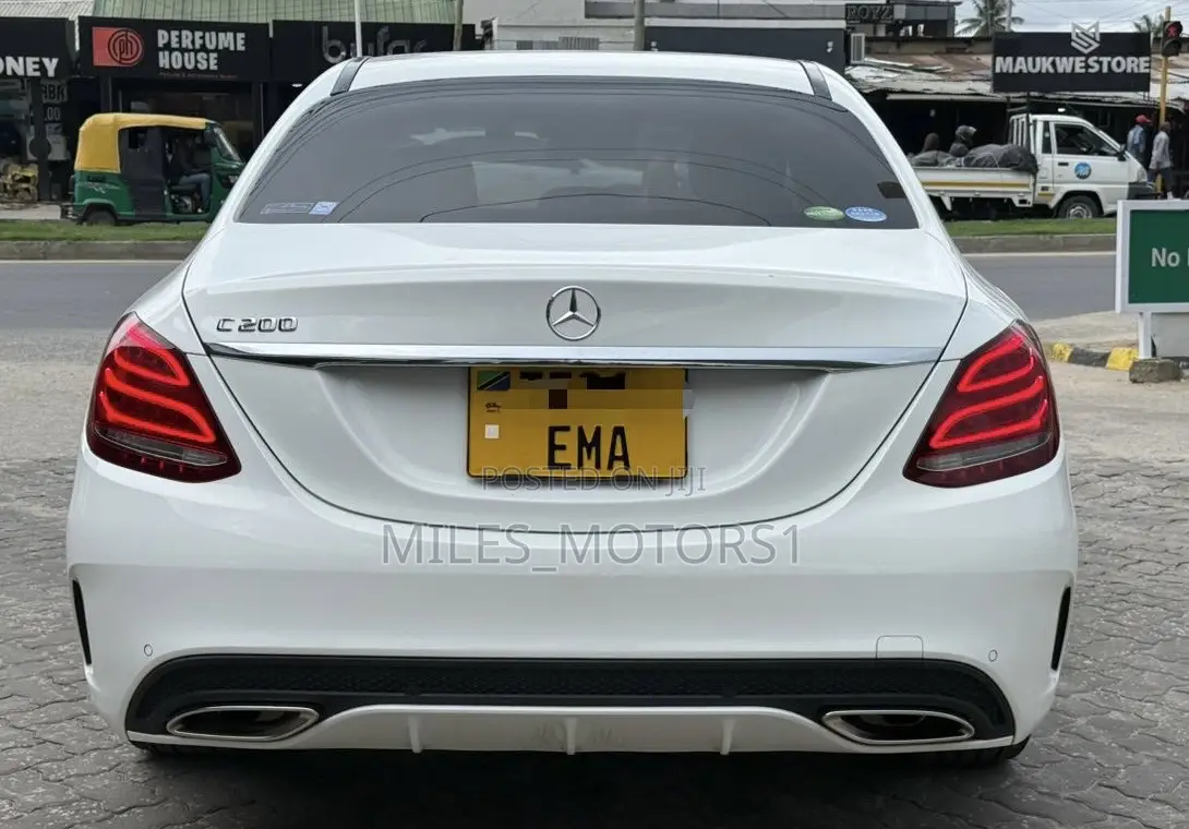 Mercedes-Benz C200 2014 White