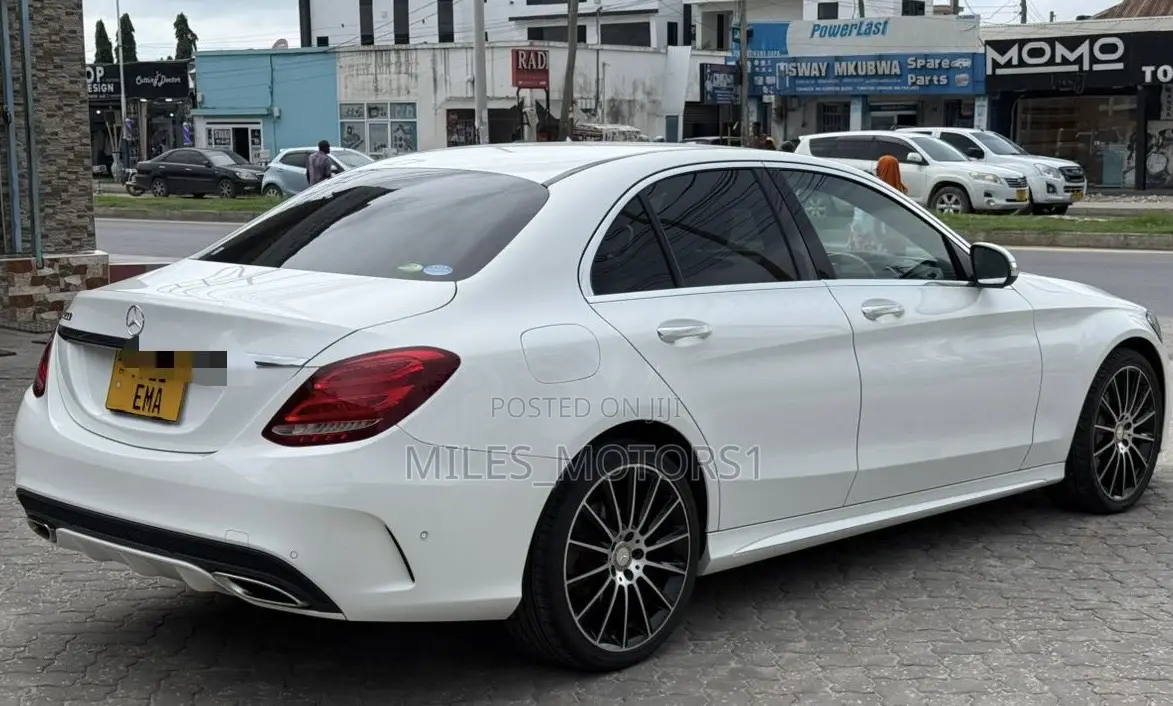 Mercedes-Benz C200 2014 White