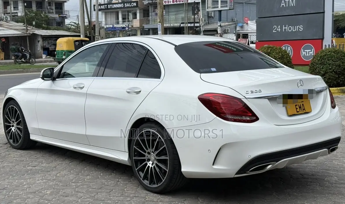 Mercedes-Benz C200 2014 White