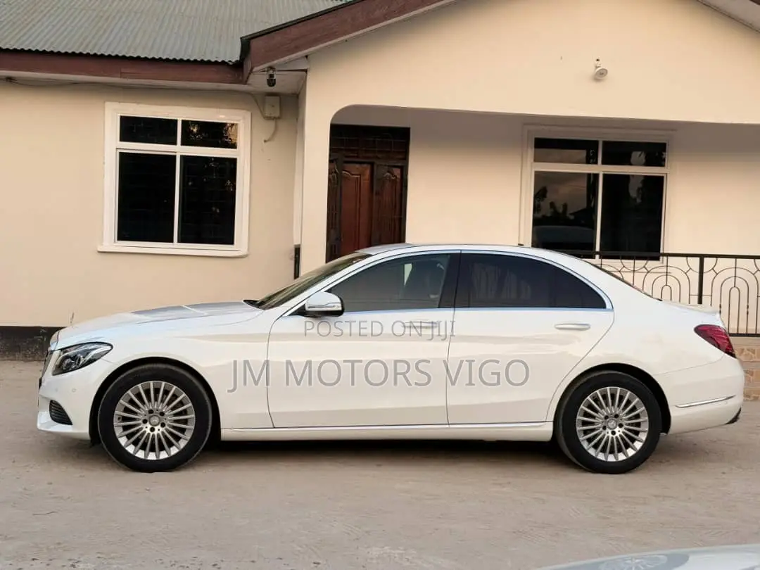 Mercedes-Benz C-Class 2015 Pearl