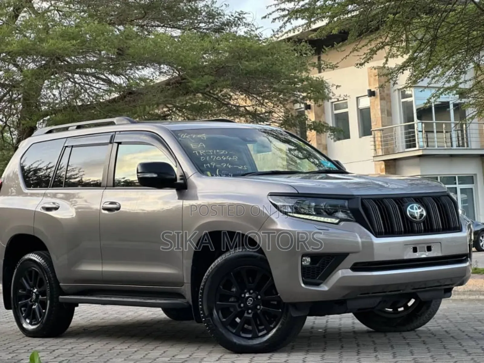 Toyota Land Cruiser Prado 2.7 2023 Gray