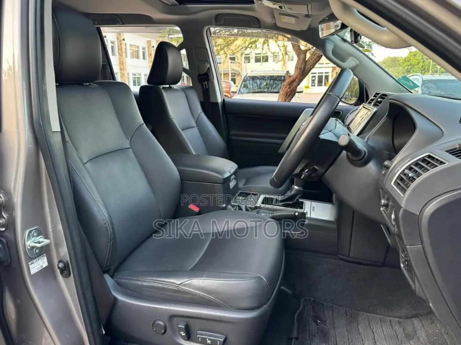Toyota Land Cruiser Prado 2.7 2023 Gray