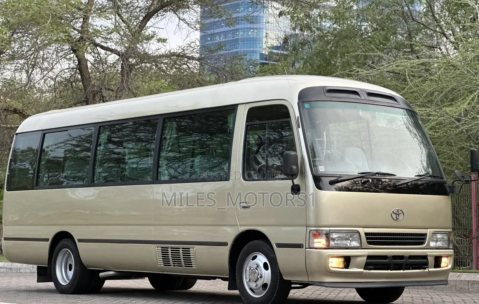 Toyota Coaster 2005 Beige