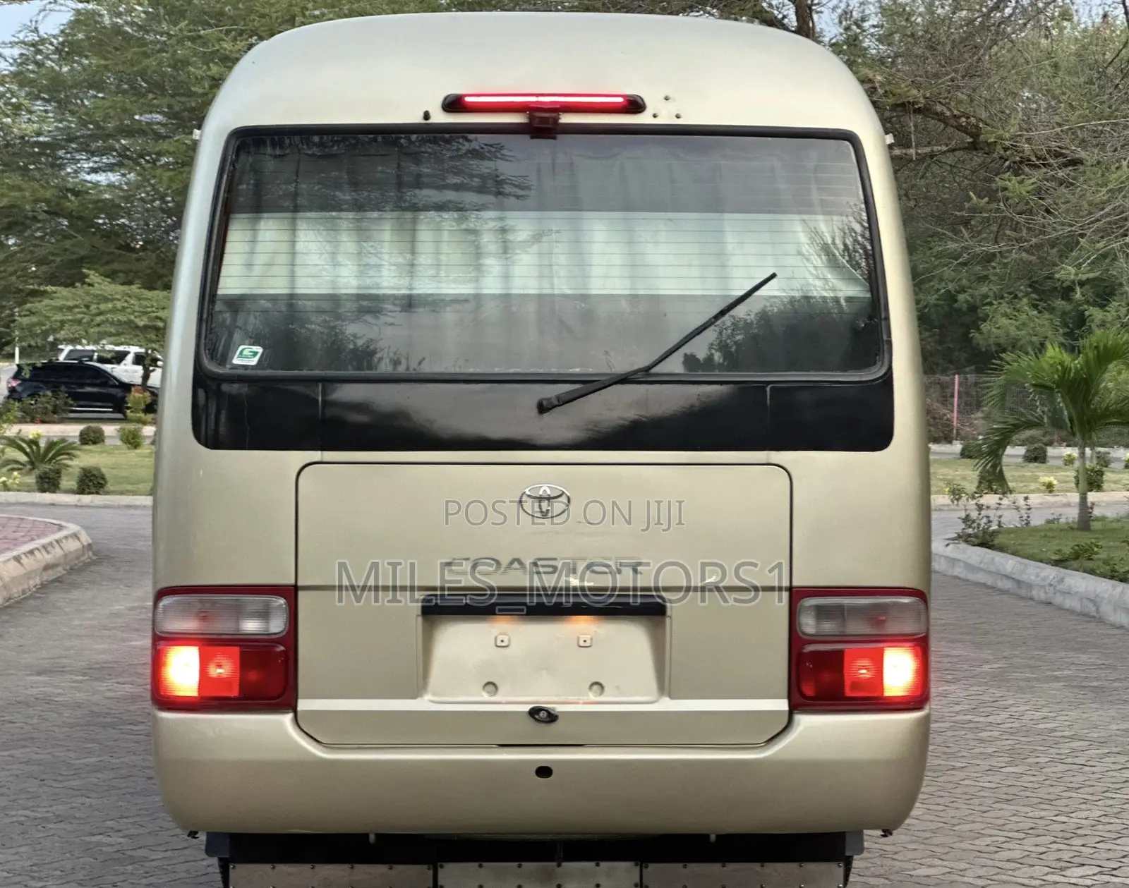 Toyota Coaster 2005 Beige