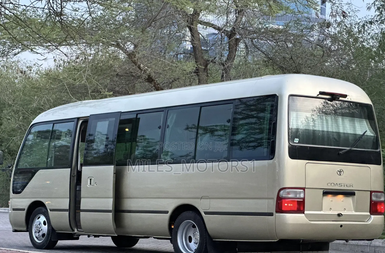 Toyota Coaster 2005 Beige