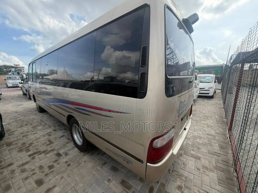 Toyota Coaster 2003 Beige