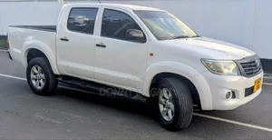 Toyota Hilux 2012 White