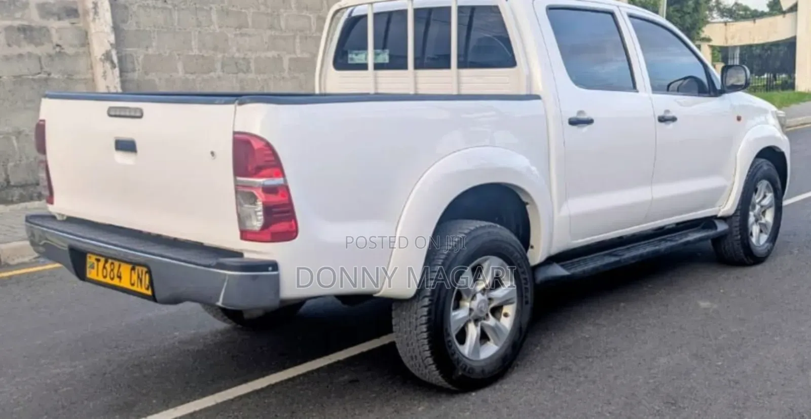 Toyota Hilux 2012 White