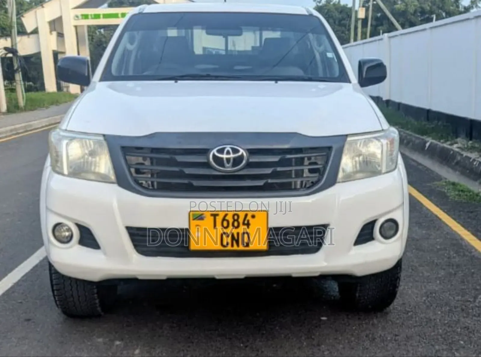 Toyota Hilux 2012 White