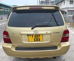 Toyota Kluger 2003 Gold