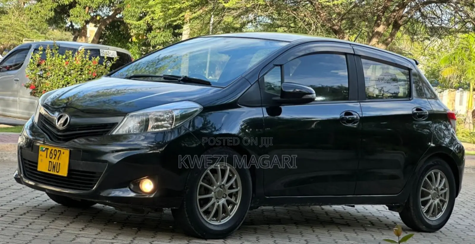 Toyota Vitz 2012 Black