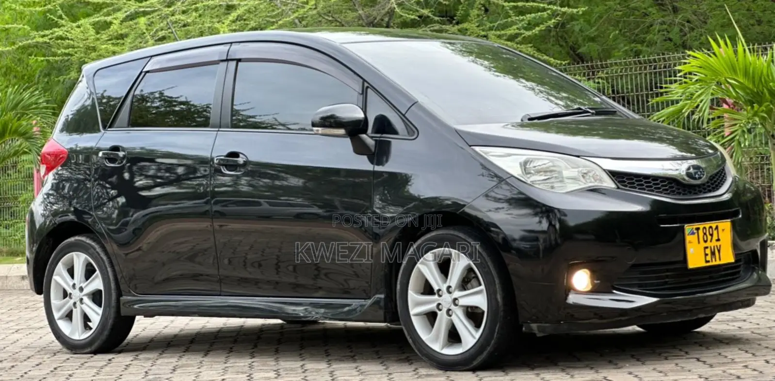 Subaru Trezia 2011 Black