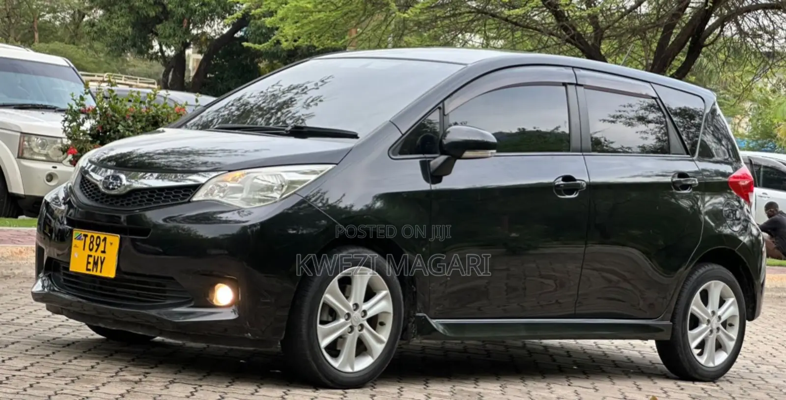 Subaru Trezia 2011 Black