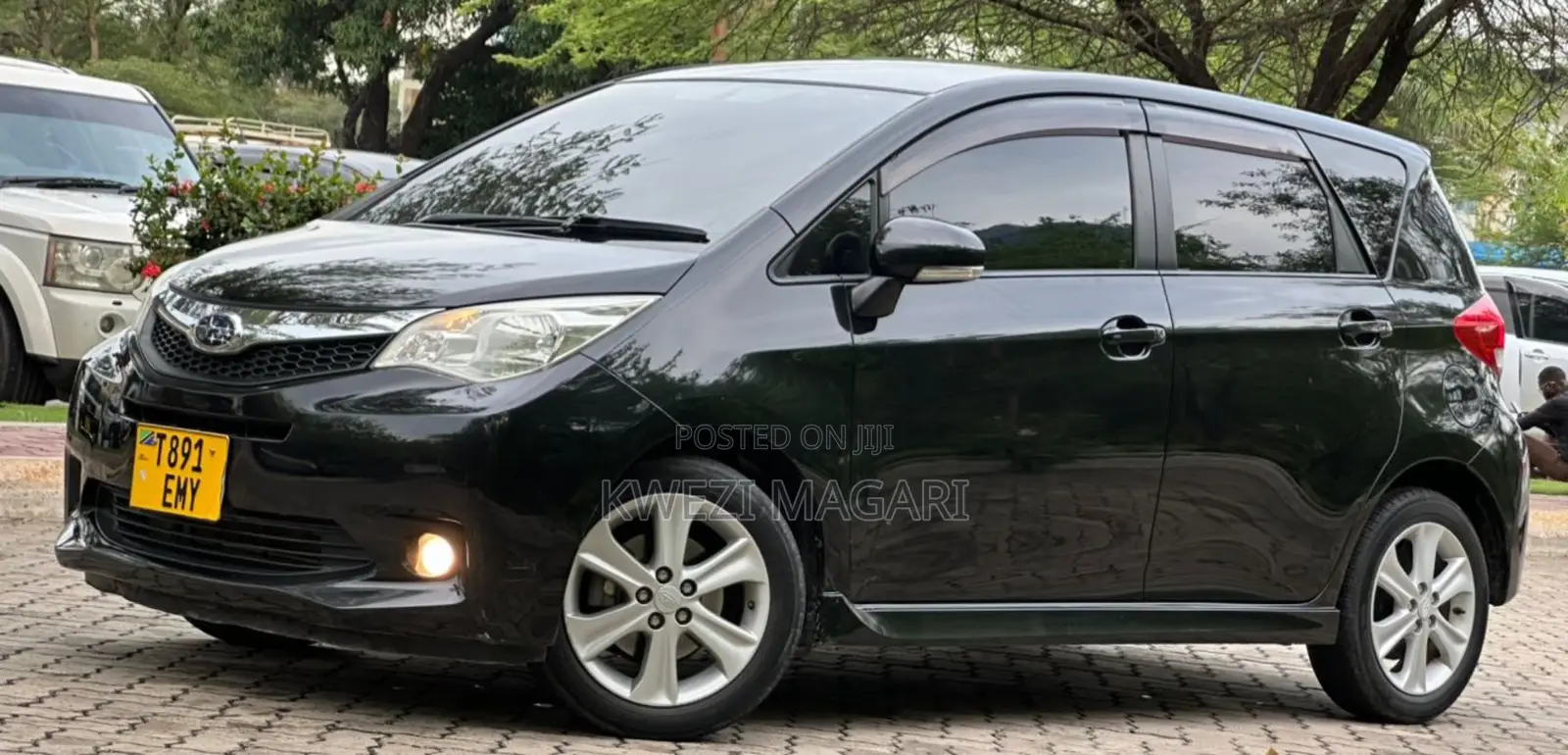 Subaru Trezia 2011 Black