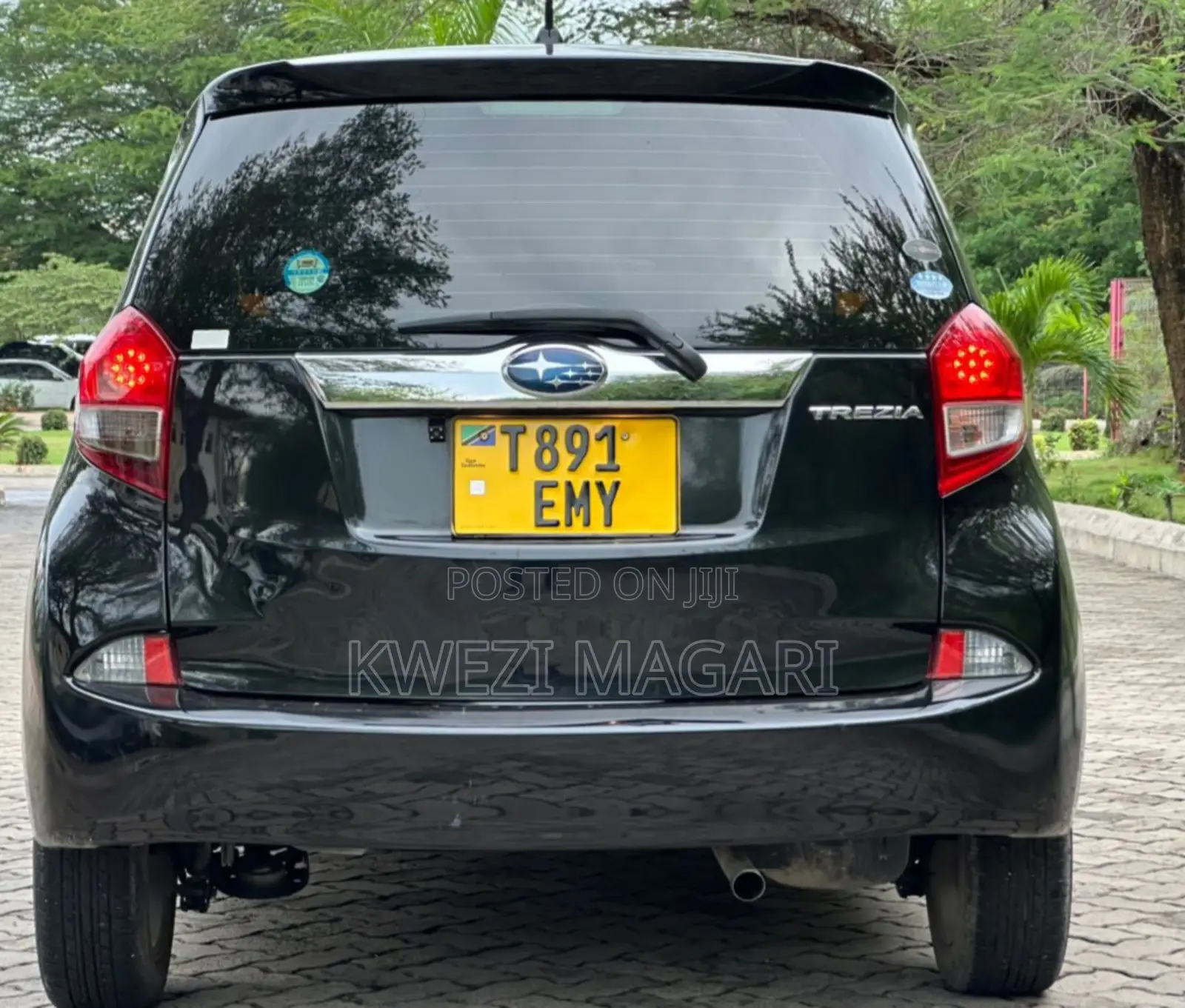 Subaru Trezia 2011 Black