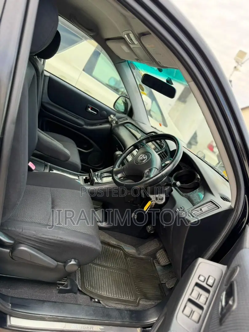 Toyota Kluger 2005 Black