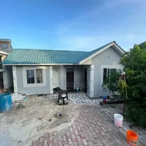 5bdrm House in Kahwa Real Estate, Goba for sale