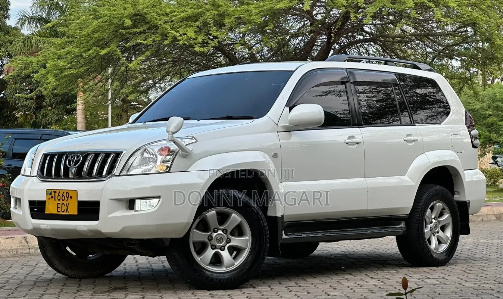 Toyota Land Cruiser Prado 2006 White