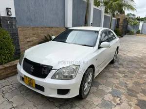 Toyota Crown Royale 2005 White