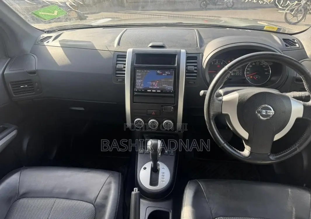 Nissan X-Trail 2.0 Petrol XE 2012 Beige