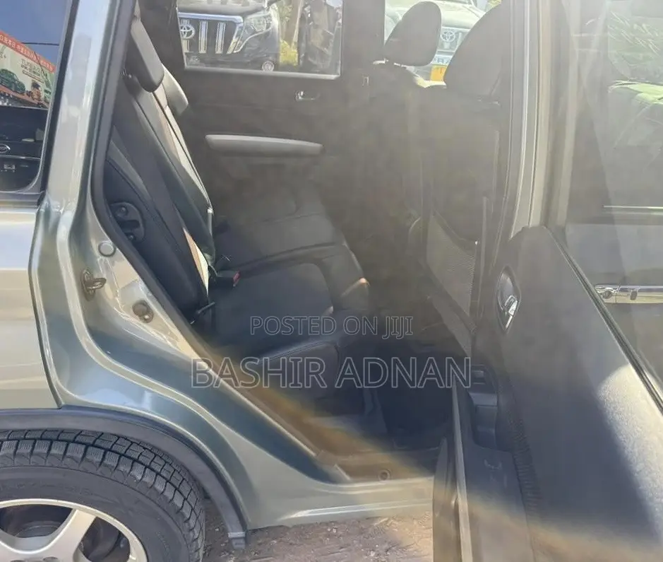 Nissan X-Trail 2.0 Petrol XE 2012 Beige