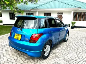Toyota IST 2003 Blue