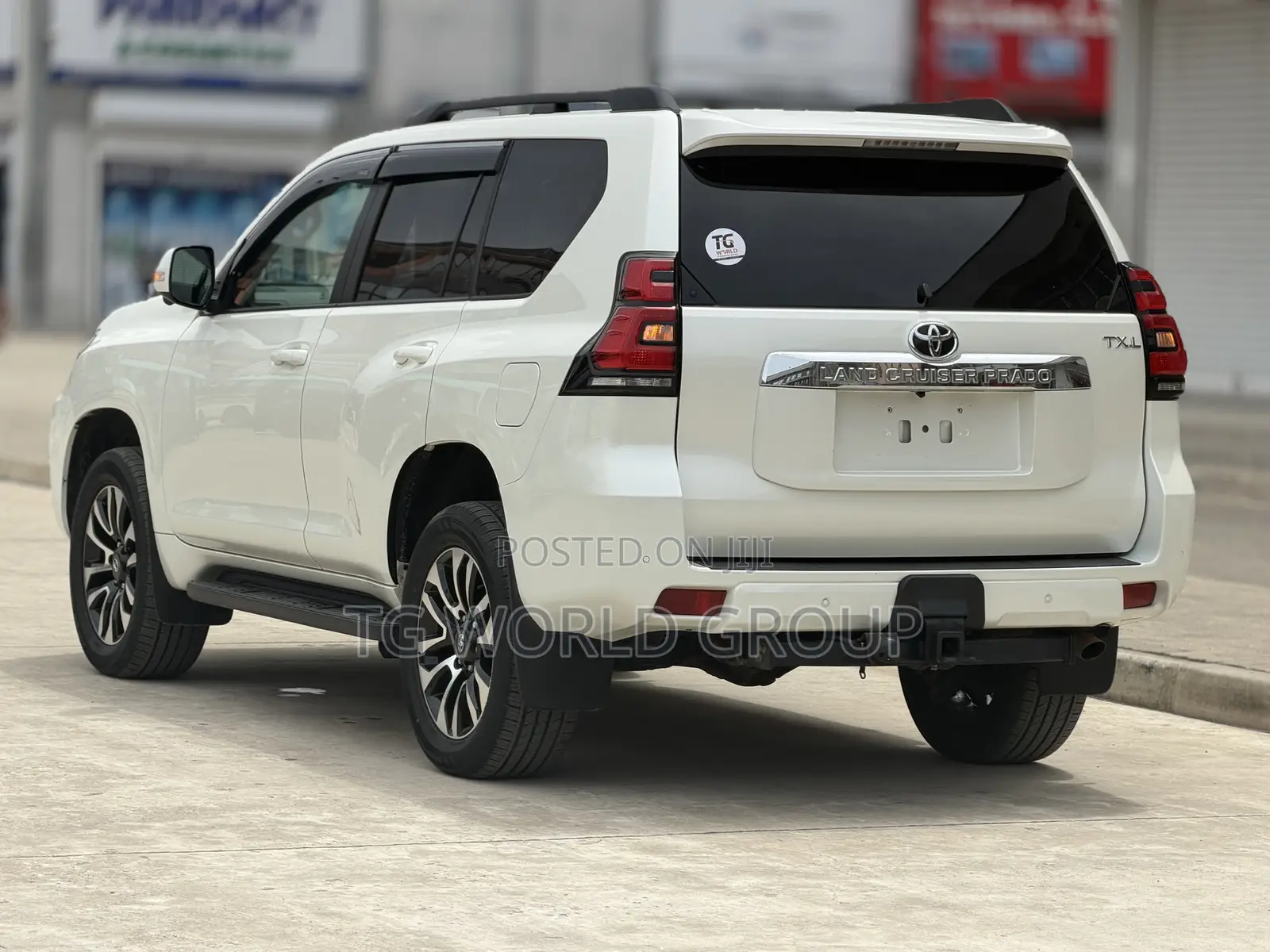 Toyota Land Cruiser Prado 2.8 2023 White