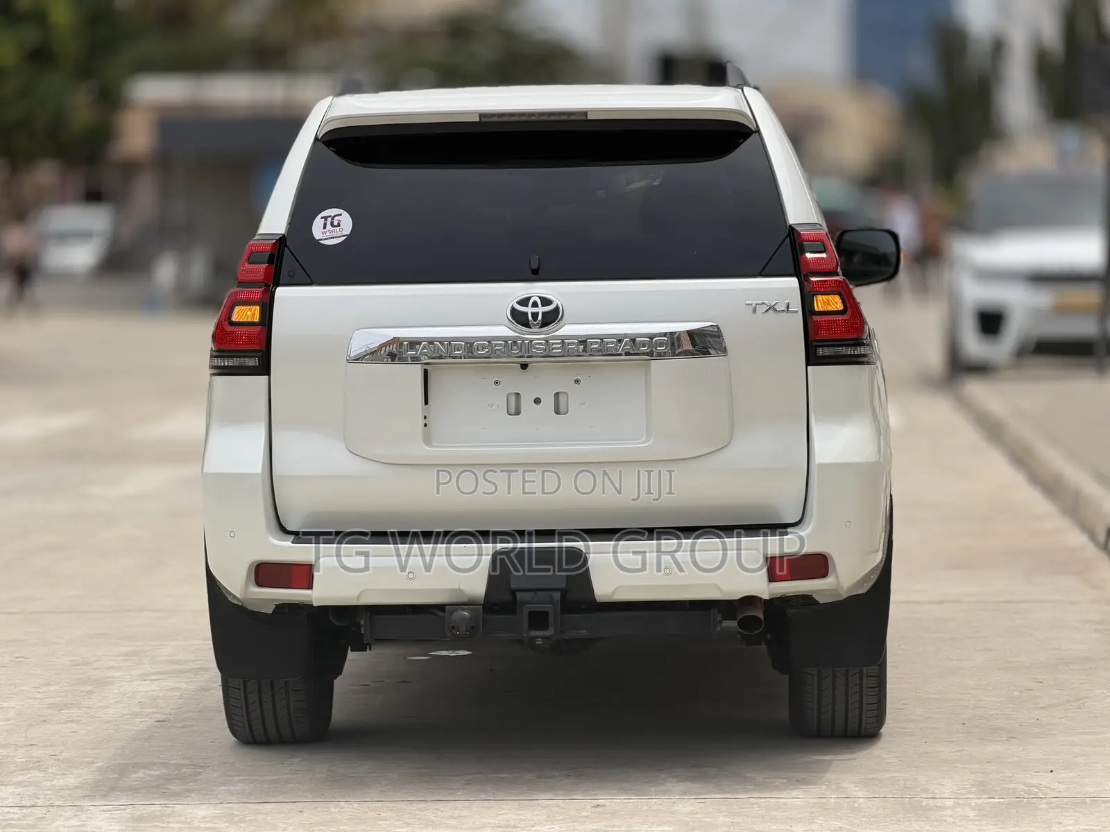 Toyota Land Cruiser Prado 2.8 2023 White