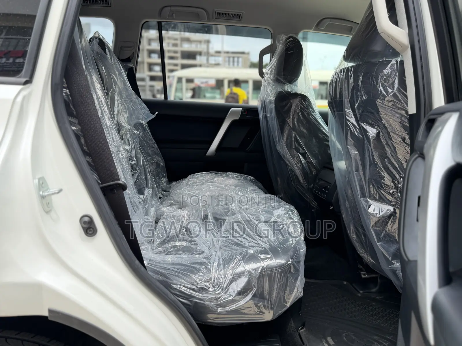 Toyota Land Cruiser Prado 2.8 2023 White