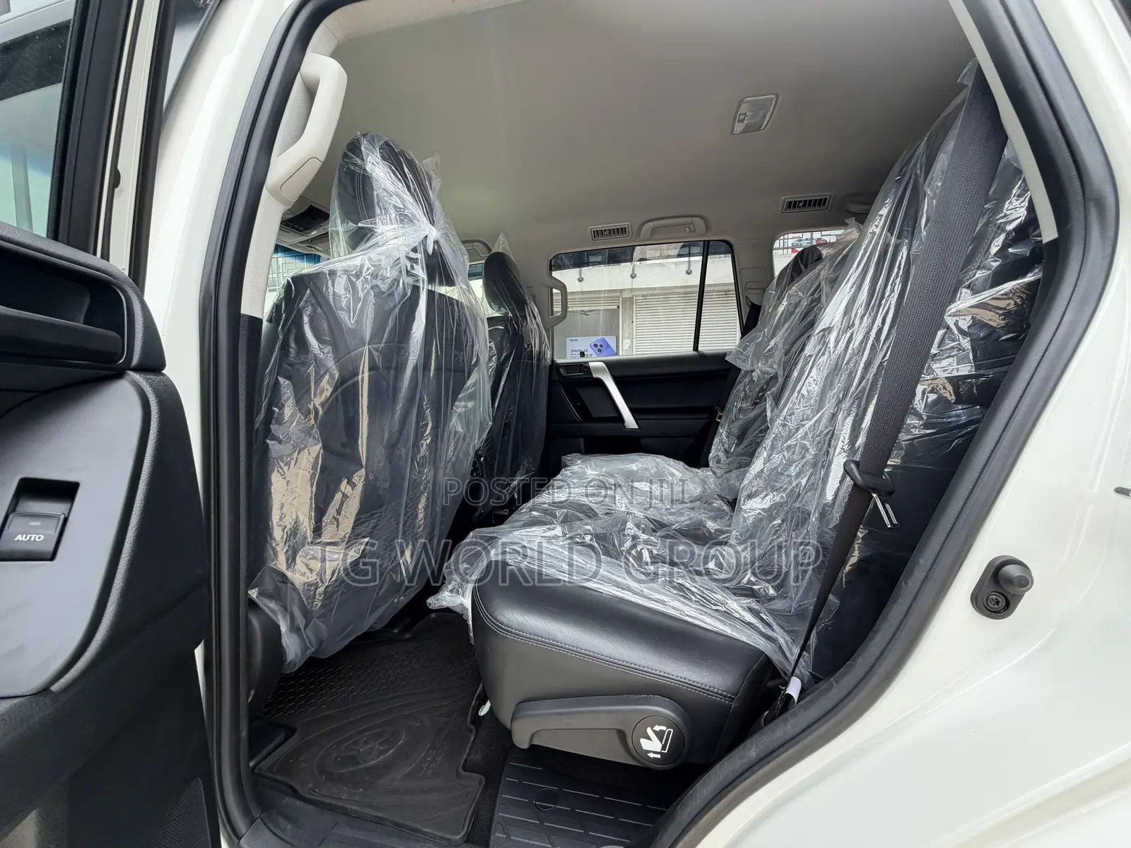 Toyota Land Cruiser Prado 2.8 2023 White