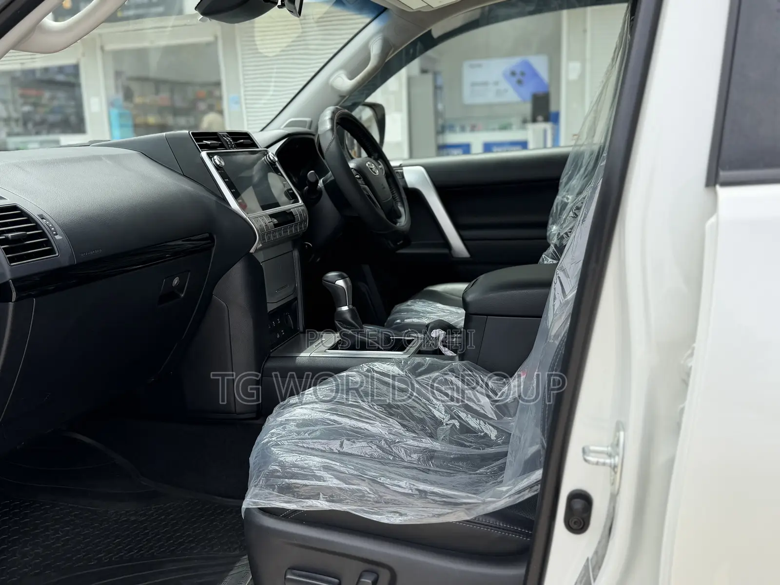 Toyota Land Cruiser Prado 2.8 2023 White