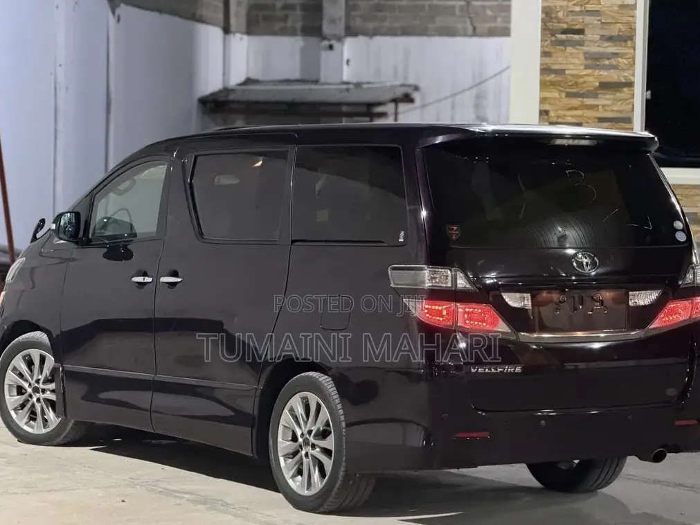 Toyota Vellfire 2010 Black