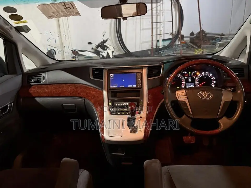 Toyota Vellfire 2010 Black