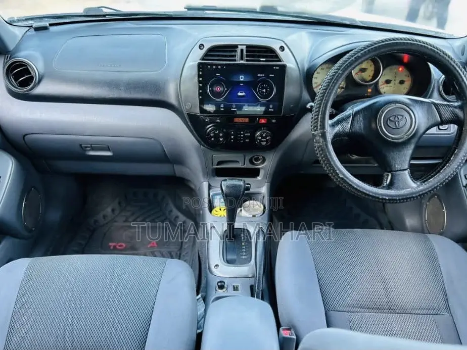 Toyota RAV4 2004 White