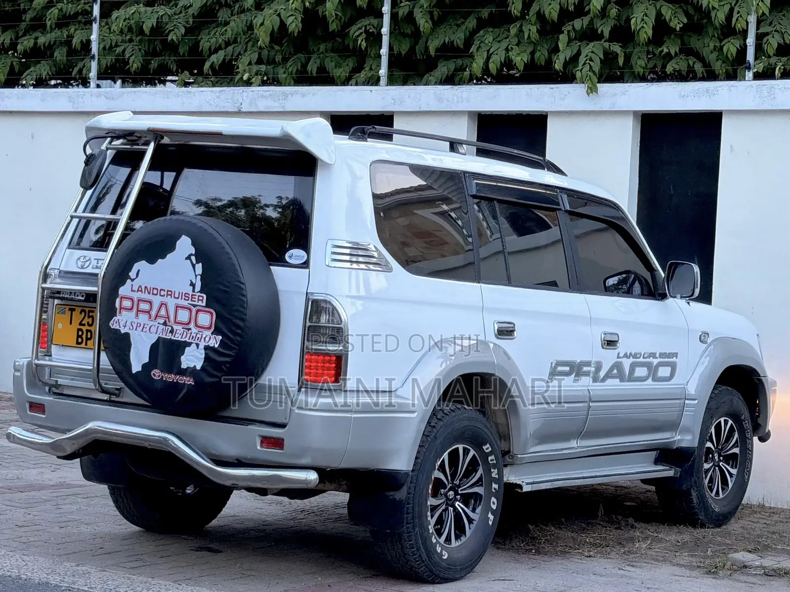 Toyota Land Cruiser 2002 White