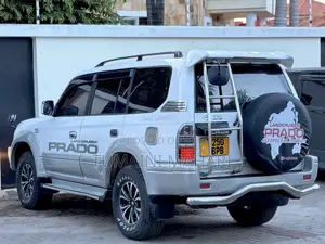 Toyota Land Cruiser 2002 White