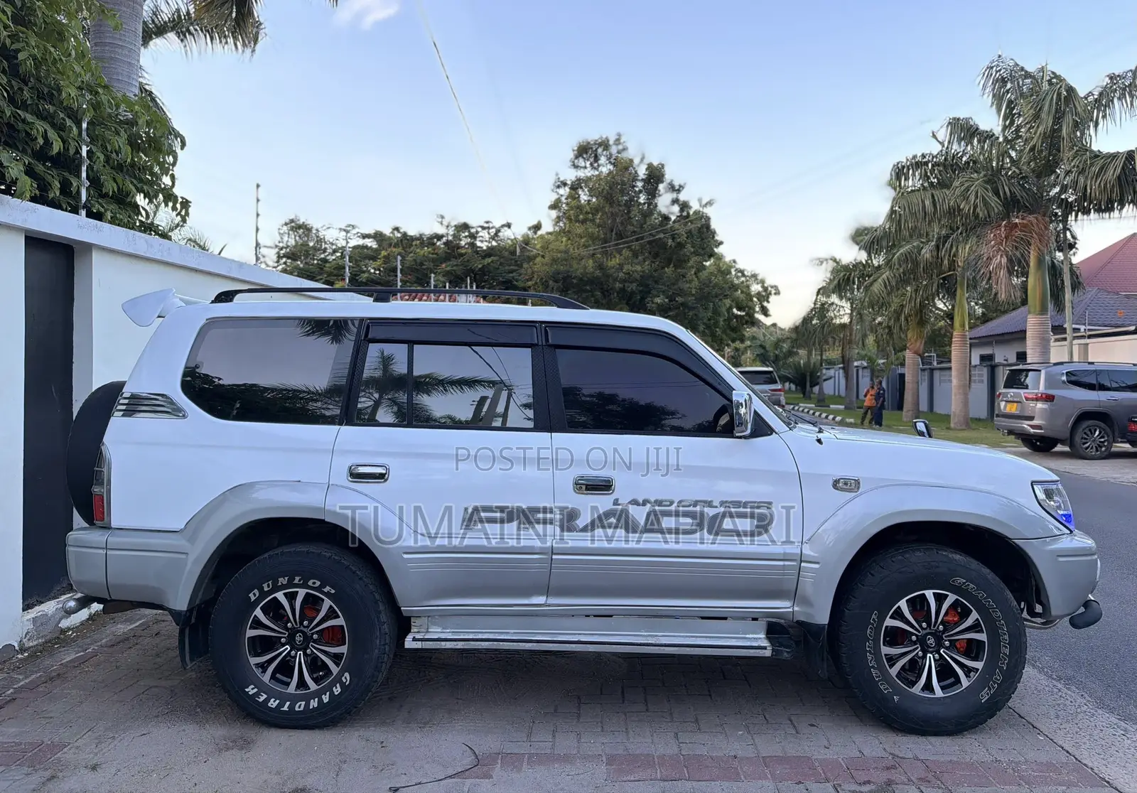 Toyota Land Cruiser 2002 White